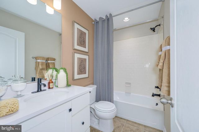 201 HILLSDALE PL, Martinsburg, WV 25403