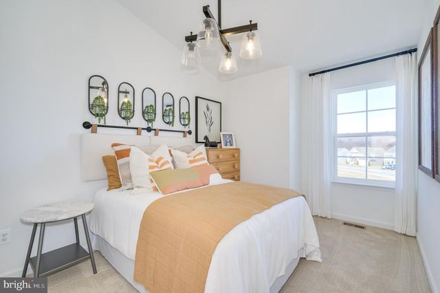 201 HILLSDALE PL, Martinsburg, WV 25403