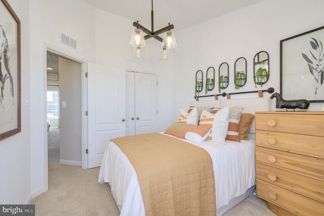 201 HILLSDALE PL, Martinsburg, WV 25403