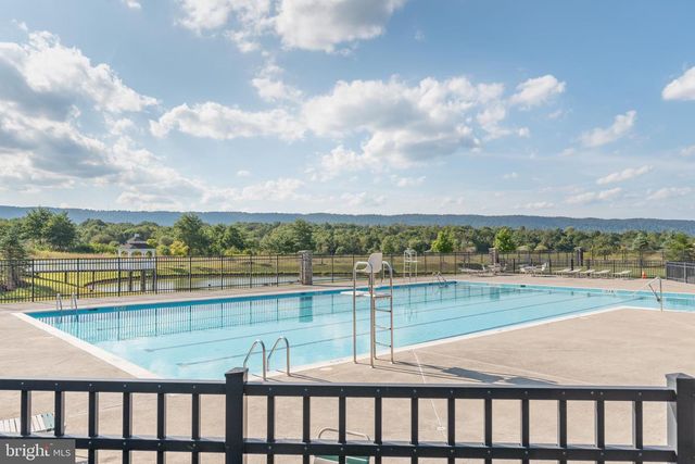 201 HILLSDALE PL, Martinsburg, WV 25403