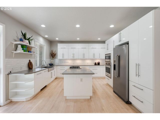 1714 Nw CAITLIN Ter, Portland, OR 97229