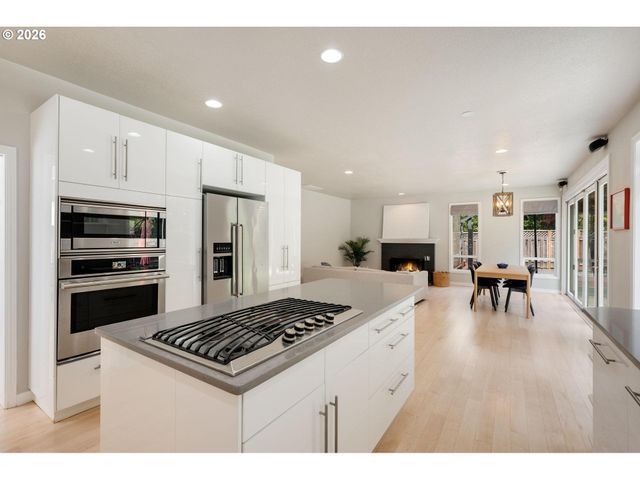 1714 Nw CAITLIN Ter, Portland, OR 97229