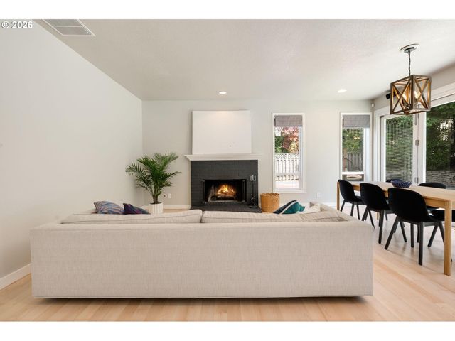 1714 Nw CAITLIN Ter, Portland, OR 97229