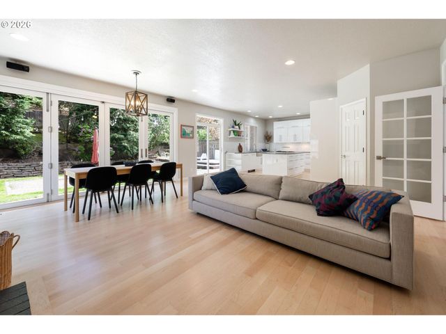 1714 Nw CAITLIN Ter, Portland, OR 97229