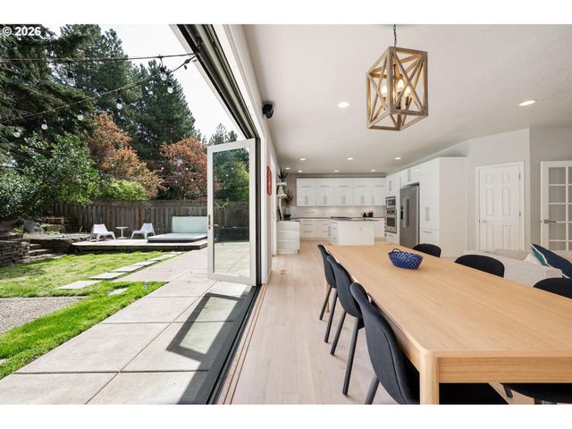 1714 Nw CAITLIN Ter, Portland, OR 97229