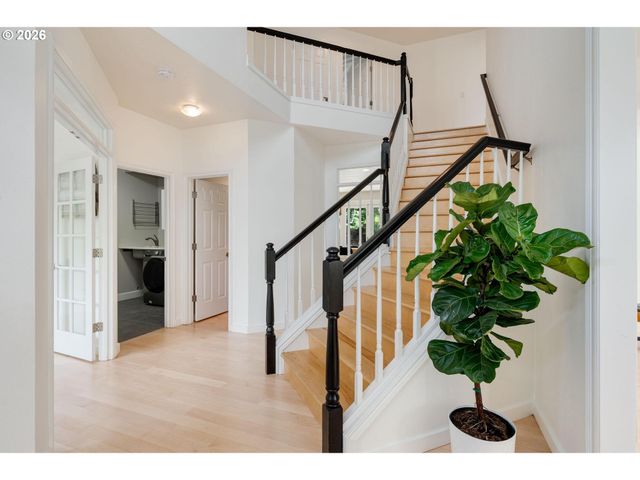 1714 Nw CAITLIN Ter, Portland, OR 97229