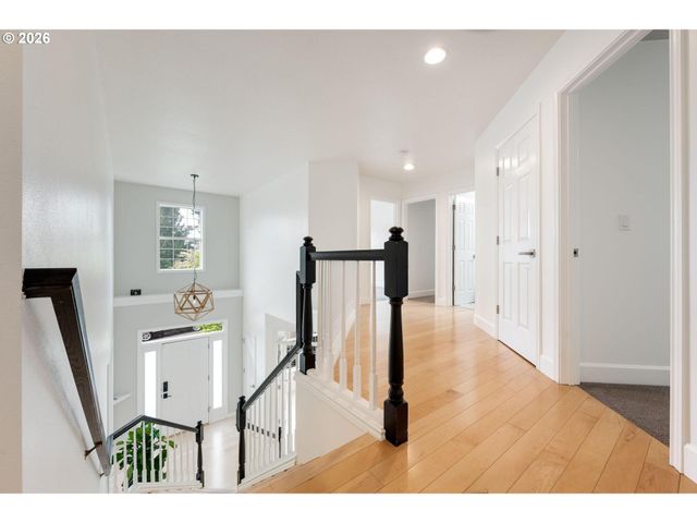 1714 Nw CAITLIN Ter, Portland, OR 97229