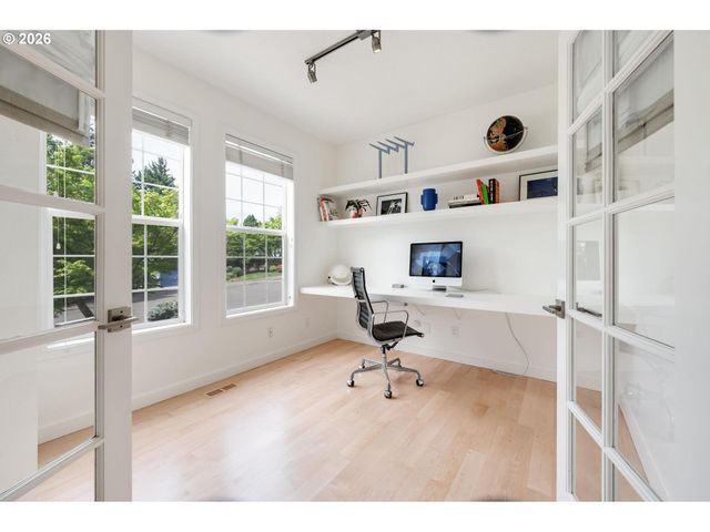 1714 Nw CAITLIN Ter, Portland, OR 97229