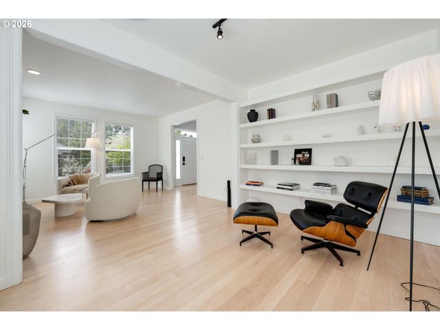 1714 Nw CAITLIN Ter, Portland, OR 97229