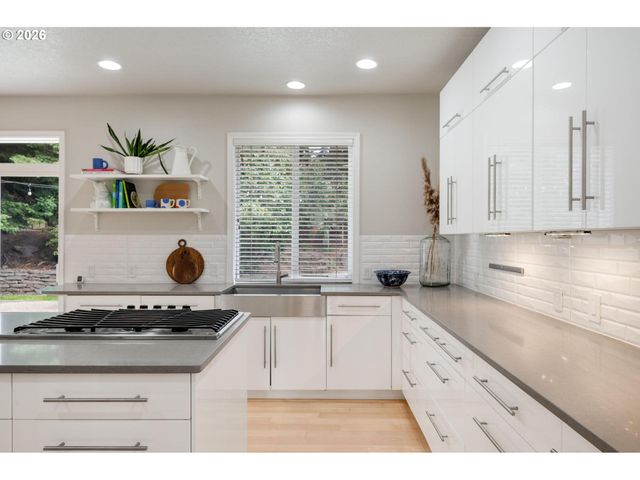 1714 Nw CAITLIN Ter, Portland, OR 97229