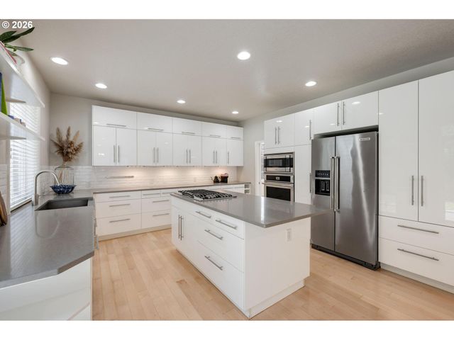 1714 Nw CAITLIN Ter, Portland, OR 97229