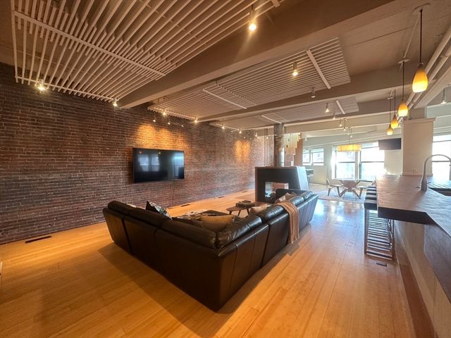 90 N Washington Street 5, Boston, MA 02114