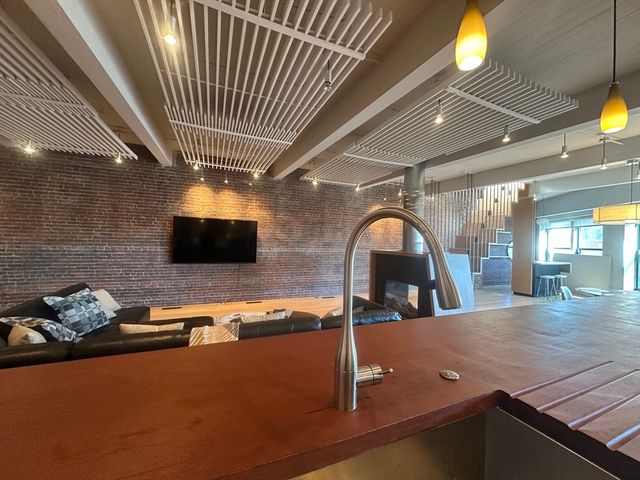 90 N Washington Street 5, Boston, MA 02114