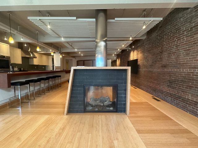 90 N Washington Street 5, Boston, MA 02114