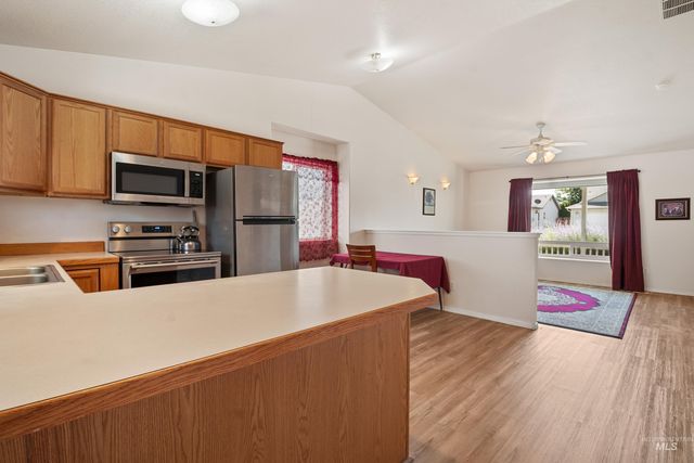551 E Magnolia, Twin Falls, ID 83301