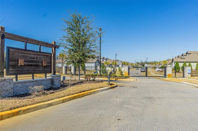 6884 RIPPLE POND LOOP, Zephyrhills, FL 33541