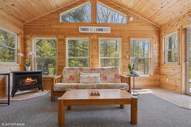 6490 E Chikaming, Sawyer, MI 49125