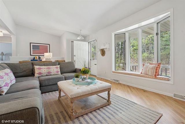 6490 E Chikaming, Sawyer, MI 49125