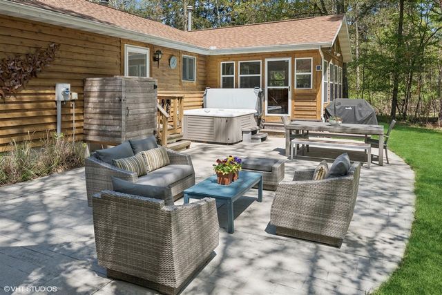 6490 E Chikaming, Sawyer, MI 49125