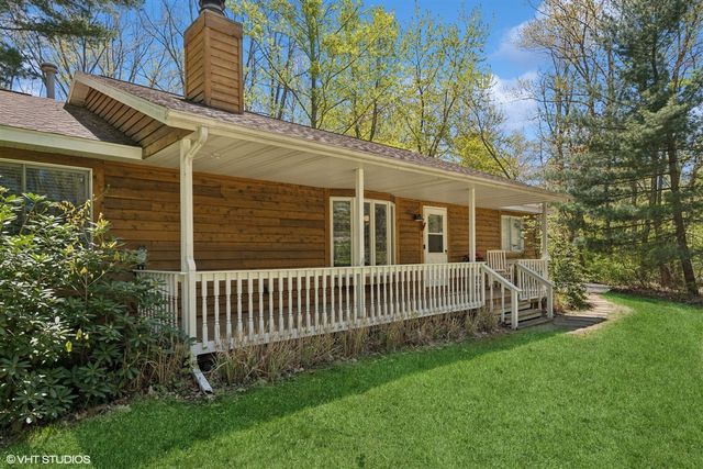 6490 E Chikaming, Sawyer, MI 49125