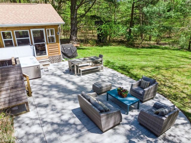 6490 E Chikaming, Sawyer, MI 49125