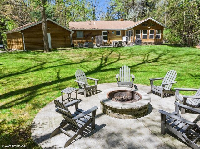 6490 E Chikaming, Sawyer, MI 49125