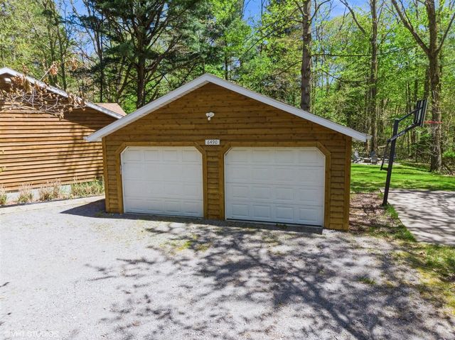 6490 E Chikaming, Sawyer, MI 49125