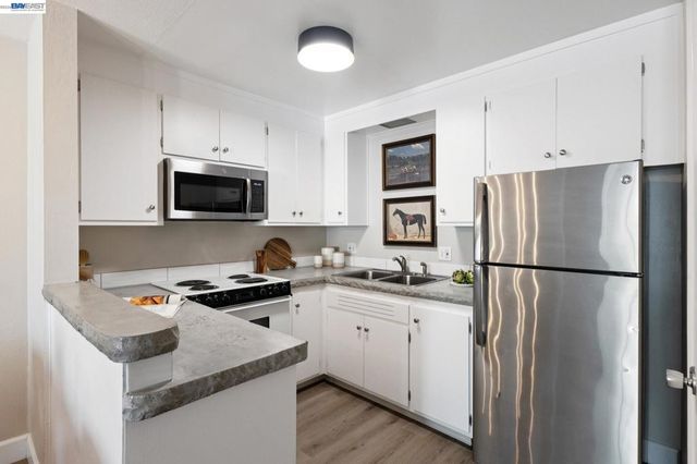 1825 Shoreline Dr 108, Alameda, CA 94501
