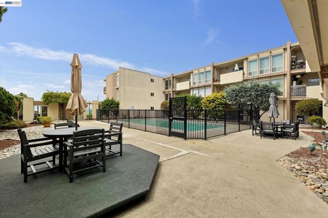 1825 Shoreline Dr 108, Alameda, CA 94501