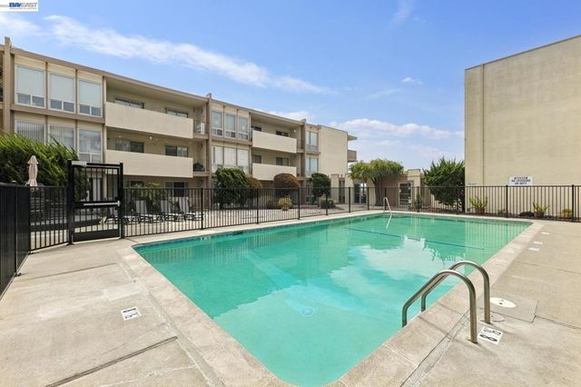 1825 Shoreline Dr 108, Alameda, CA 94501