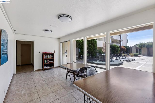 1825 Shoreline Dr 108, Alameda, CA 94501