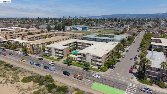 1825 Shoreline Dr 108, Alameda, CA 94501