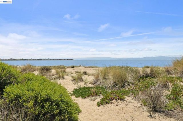 1825 Shoreline Dr 108, Alameda, CA 94501