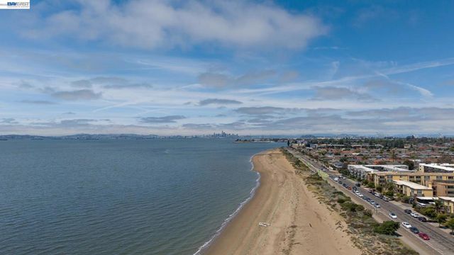 1825 Shoreline Dr 108, Alameda, CA 94501