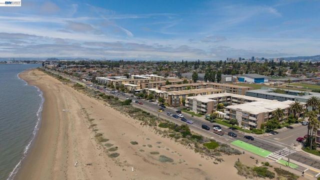 1825 Shoreline Dr 108, Alameda, CA 94501