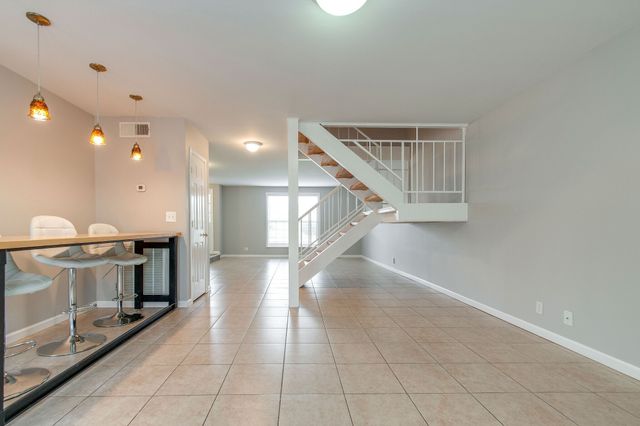 8300 Sawyer Brown Rd Apt S304, Nashville, TN 37221