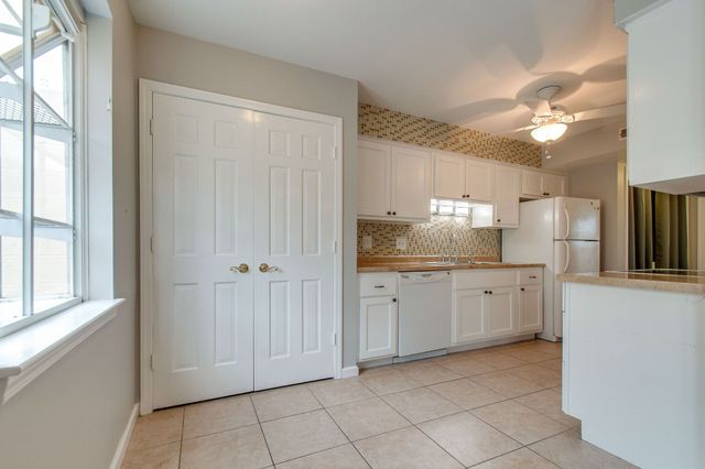 8300 Sawyer Brown Rd Apt S304, Nashville, TN 37221