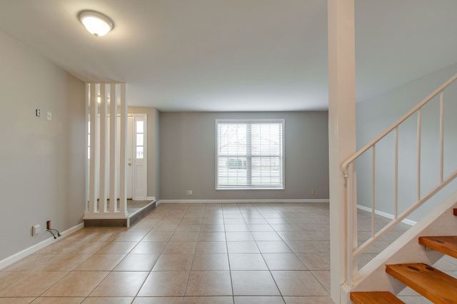 8300 Sawyer Brown Rd Apt S304, Nashville, TN 37221