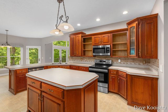 5133 Streamside Court, Rockford, MI 49341