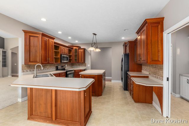 5133 Streamside Court, Rockford, MI 49341