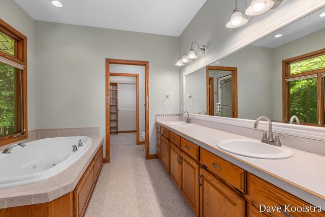 5133 Streamside Court, Rockford, MI 49341