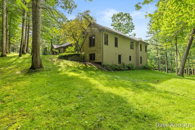 5133 Streamside Court, Rockford, MI 49341