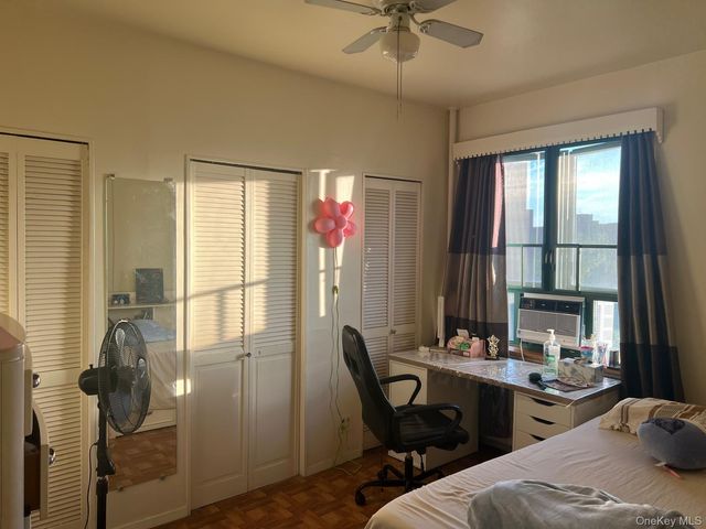 14 Metropolitan Oval 5G, Bronx, NY 10462