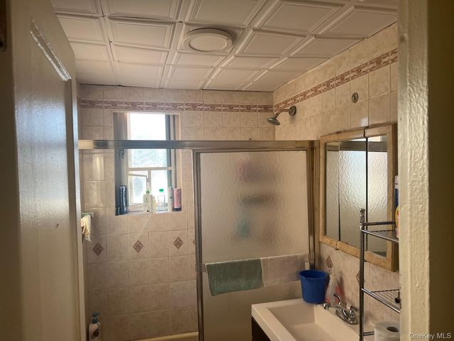 14 Metropolitan Oval 5G, Bronx, NY 10462