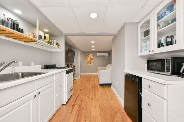 602 E 7th St 1, Boston, MA 02127