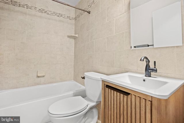 28 S FLOYD ST, Alexandria, VA 22304