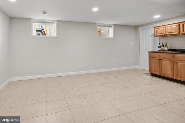 28 S FLOYD ST, Alexandria, VA 22304
