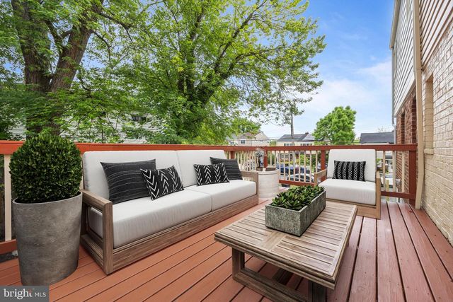 28 S FLOYD ST, Alexandria, VA 22304