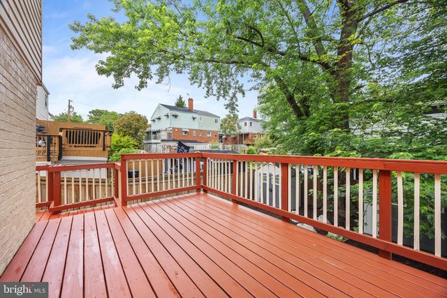 28 S FLOYD ST, Alexandria, VA 22304