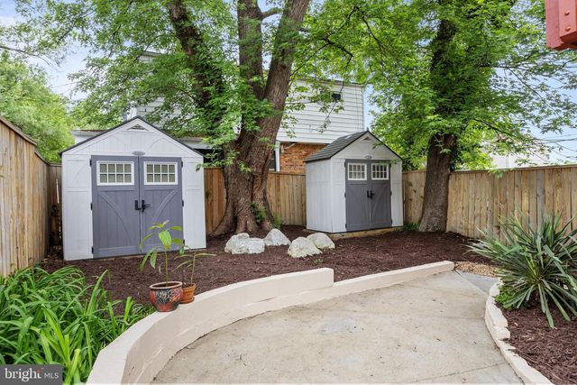 28 S FLOYD ST, Alexandria, VA 22304